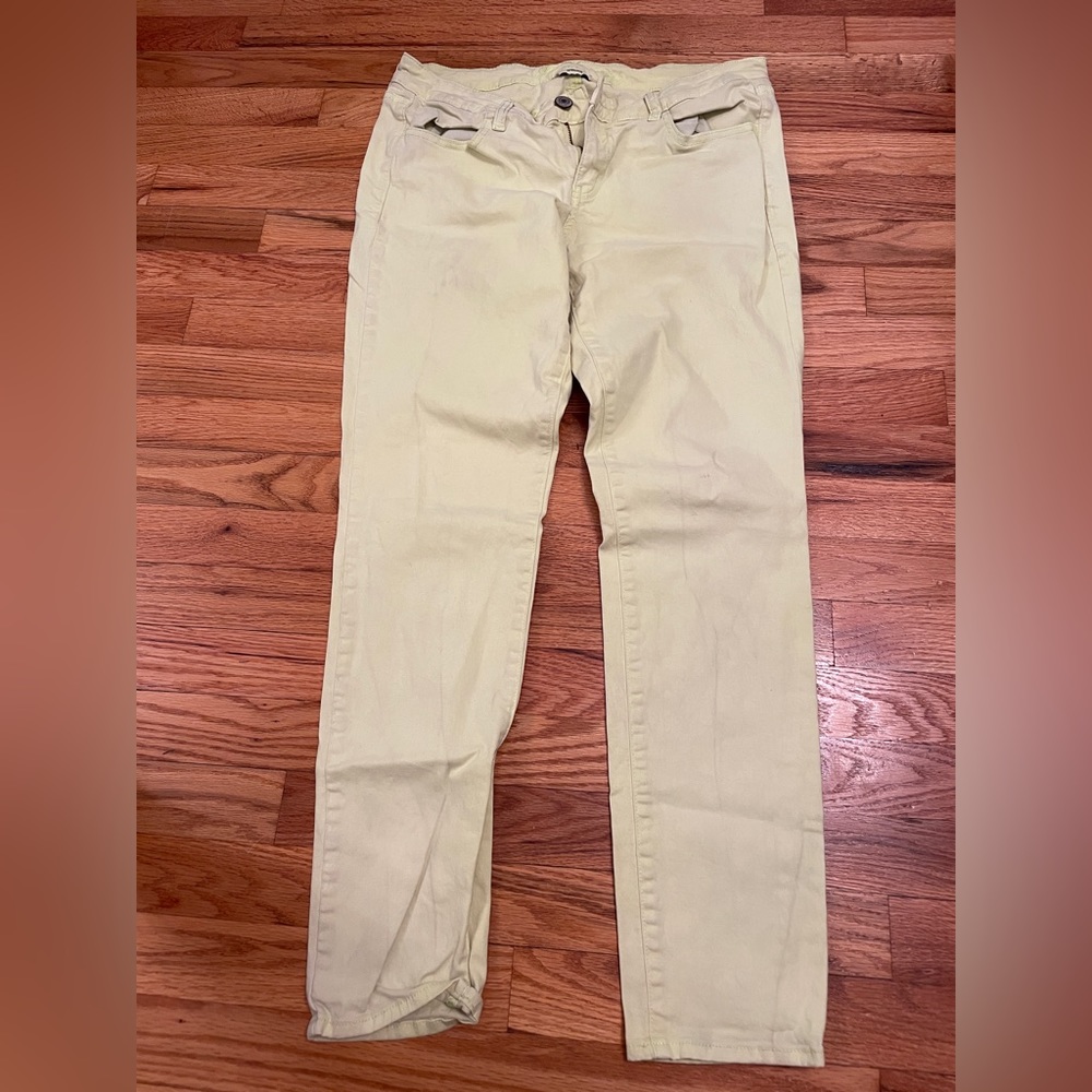 American eagle neon green jegging.